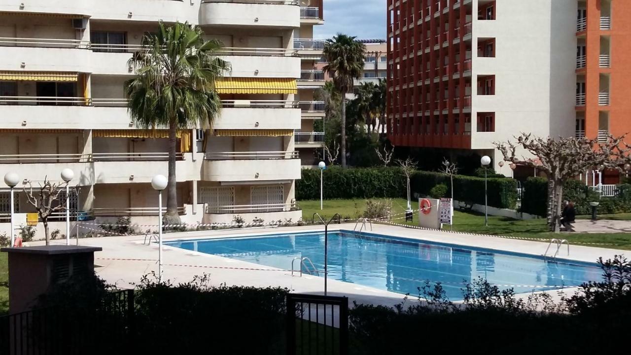 Bonito Apartamento con varias piscinas Salou Esterno foto