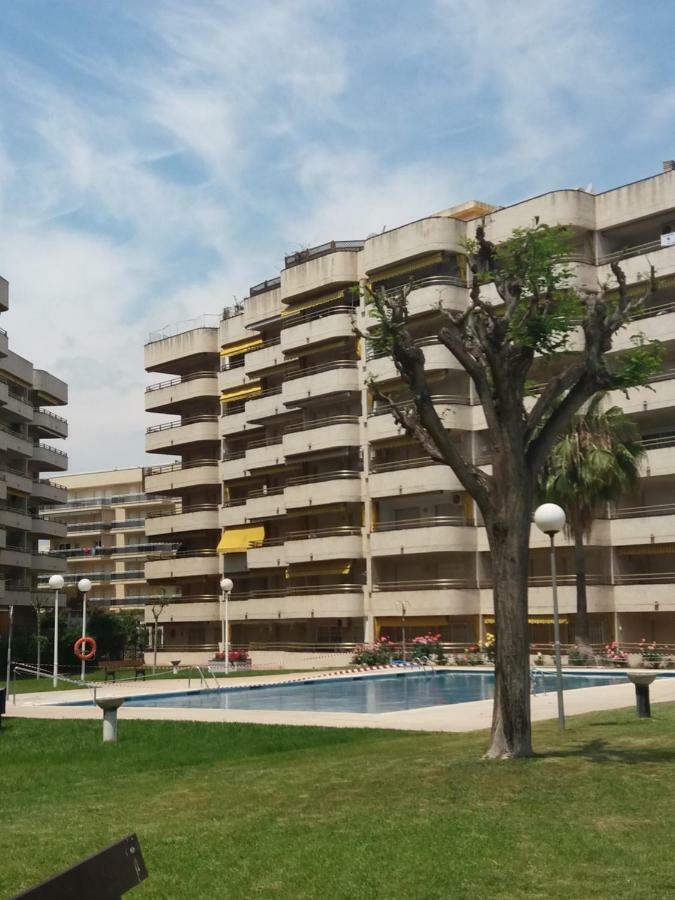Bonito Apartamento con varias piscinas Salou Esterno foto