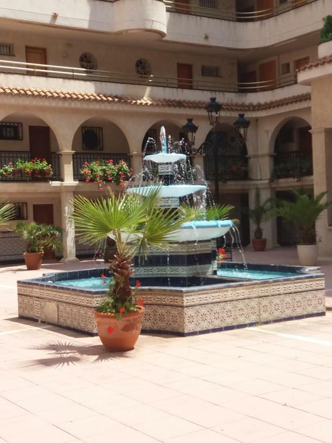 Bonito Apartamento con varias piscinas Salou Esterno foto