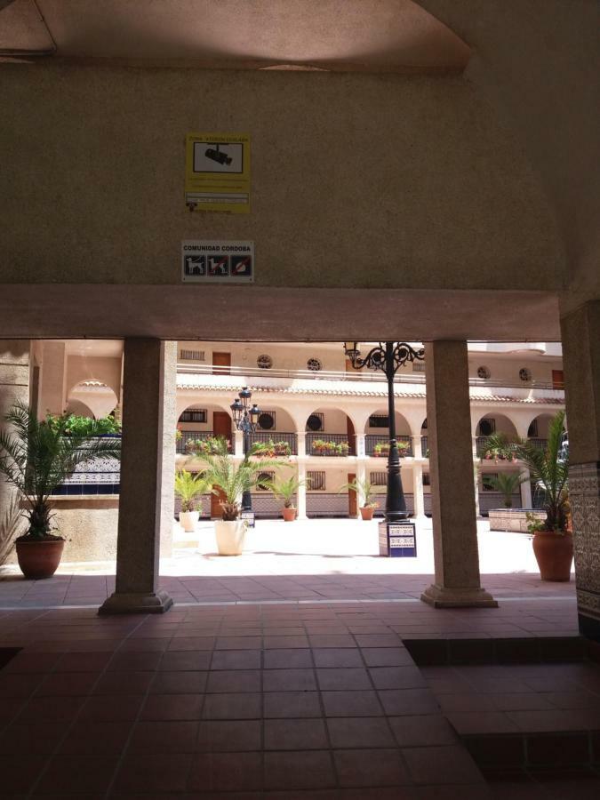 Bonito Apartamento con varias piscinas Salou Esterno foto