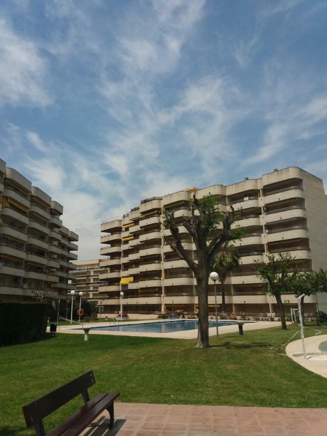 Bonito Apartamento con varias piscinas Salou Esterno foto