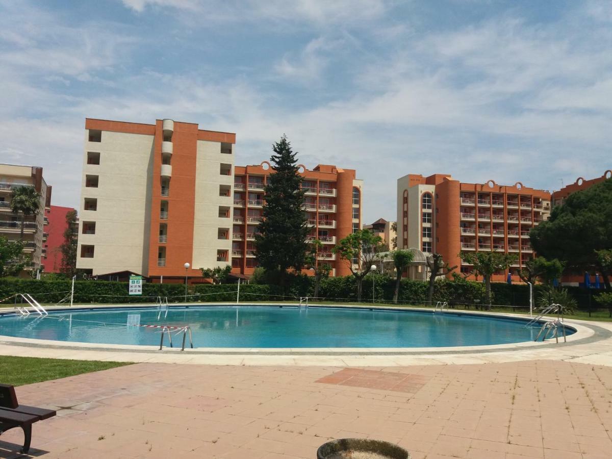 Bonito Apartamento con varias piscinas Salou Esterno foto