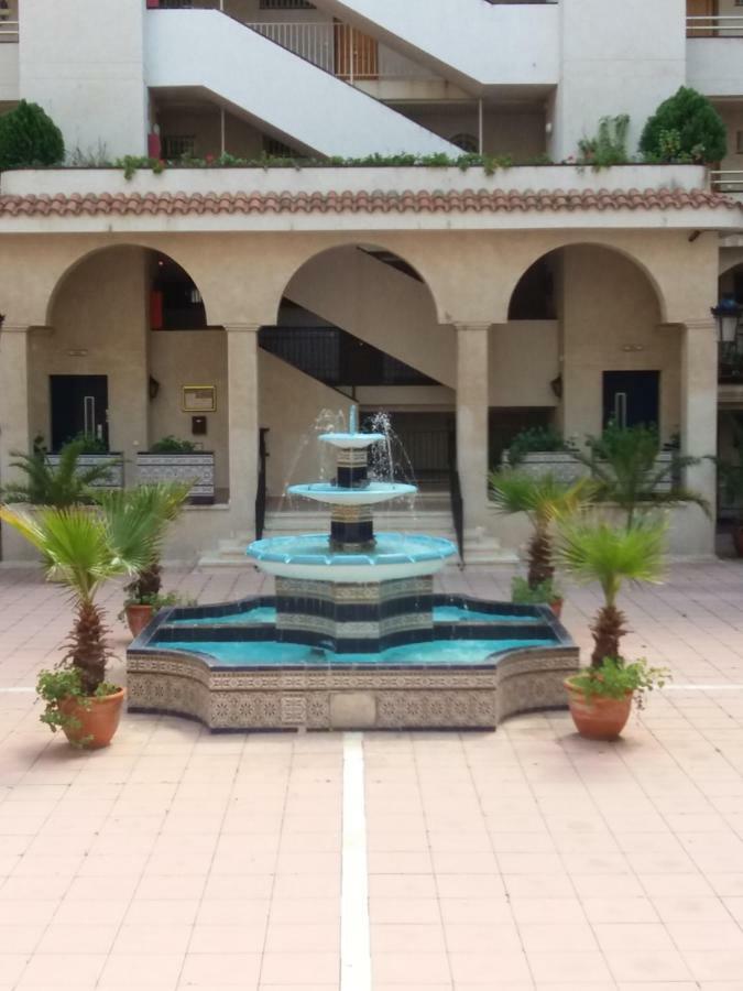 Bonito Apartamento con varias piscinas Salou Esterno foto